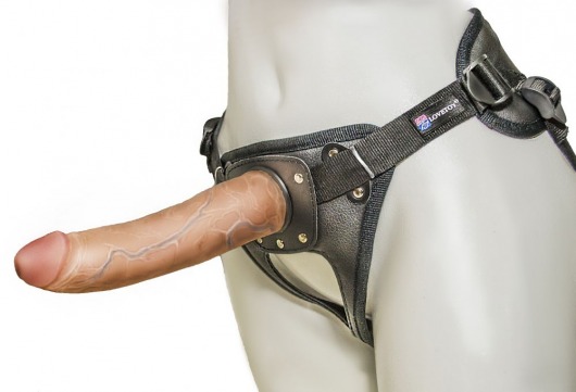 Насадка-фаллоимитатор на кожаных трусиках Harness Ultra Realistic 7  - 18 см. - LOVETOY (А-Полимер) - купить с доставкой в Петропавловске-Камчатском